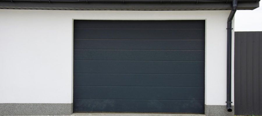 Changer sa porte de garage : quand faut-il la remplacer ?